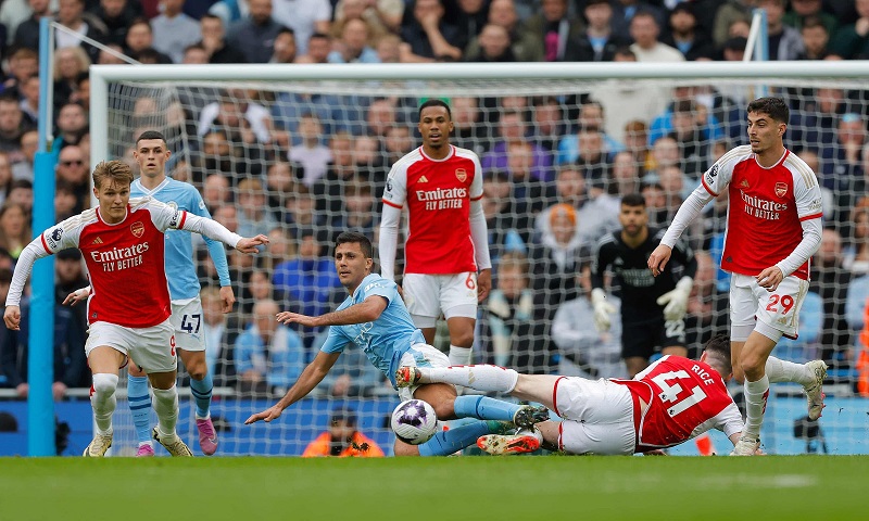 arsene-wenger-arsenal-co-day-du-yeu-to-de-vo-dich-premier-league
